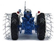 UH4879_Universal_Hobbies_FORD_5000_WITH_CAGE_WHEELS_LTD_1500_2